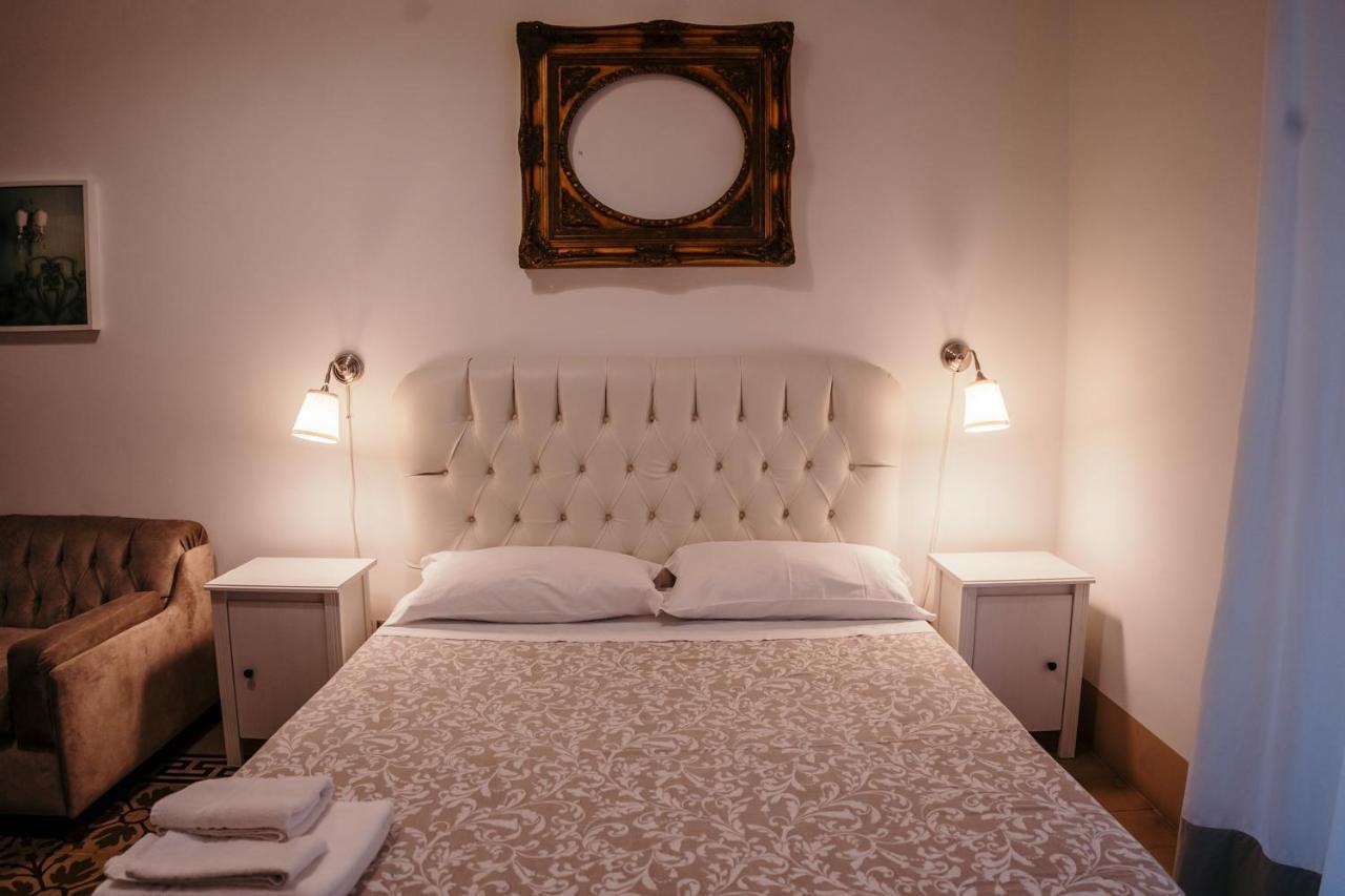 Elephant'S Smile B&B Catania Bagian luar foto