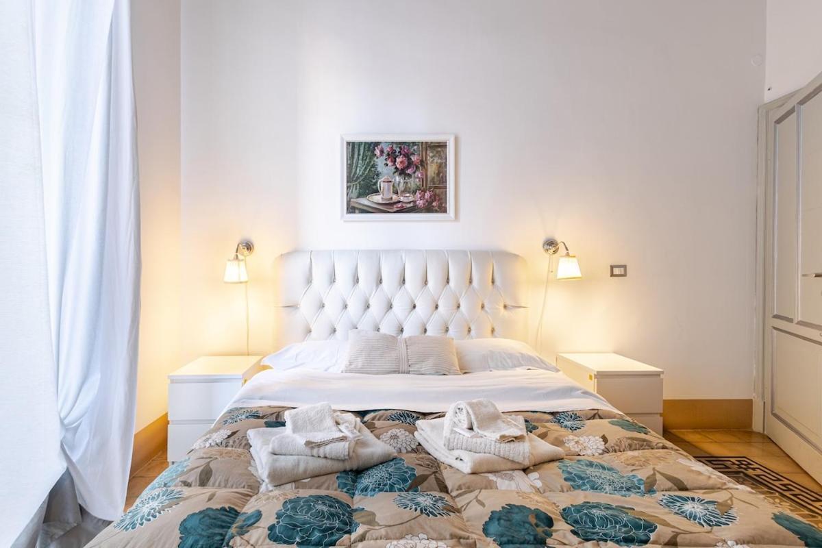 Elephant'S Smile B&B Catania Bagian luar foto