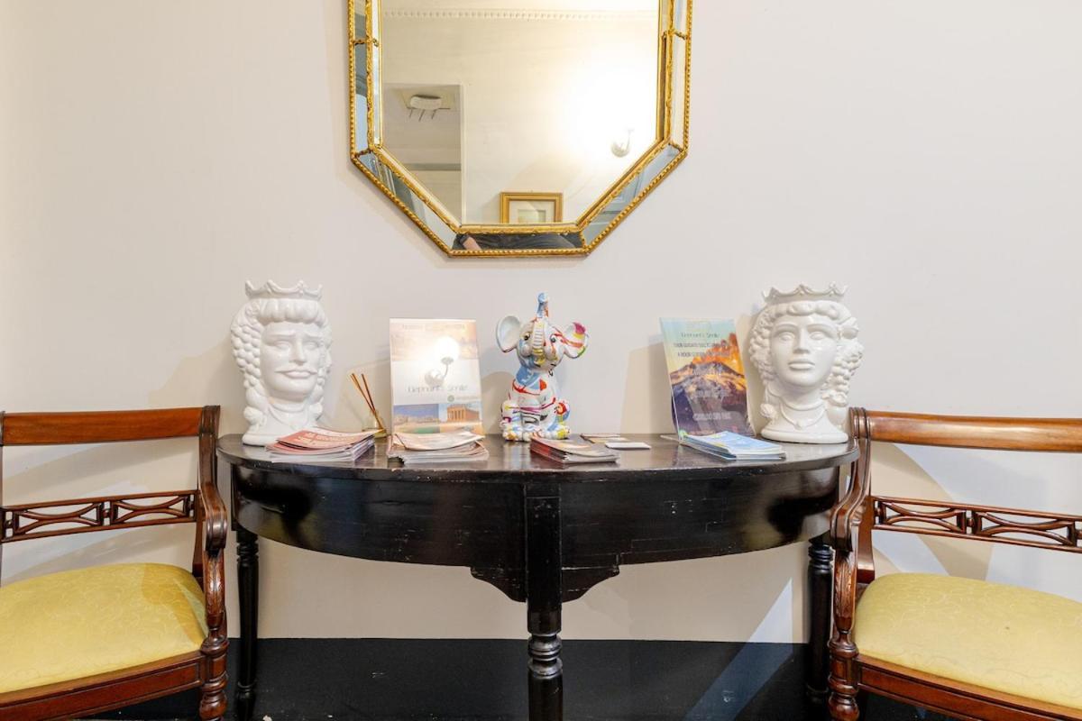 Elephant'S Smile B&B Catania Bagian luar foto