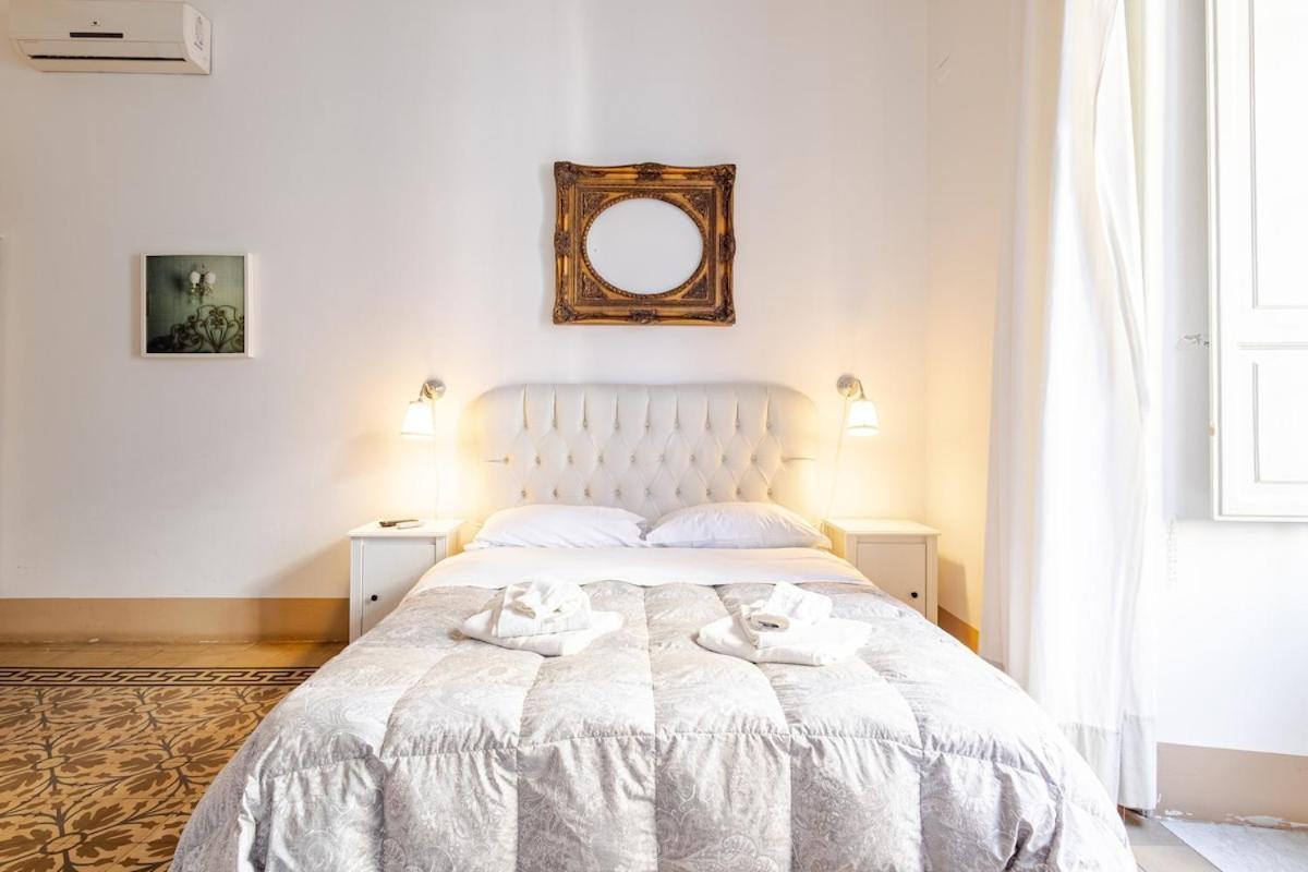 Elephant'S Smile B&B Catania Bagian luar foto